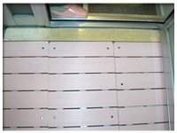 洗い場から脱衣場への出入りがフラットになりました。